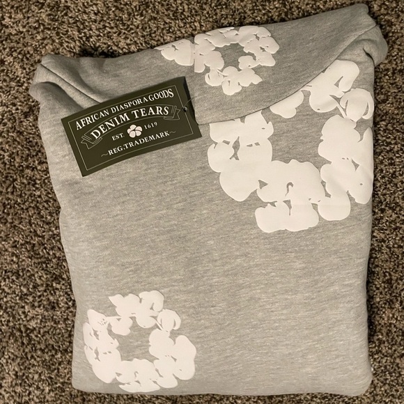 Gray men's denim tears hoodie (size M). Brand new ships between 3 to 5 days🚙📦 - Picture 1 of 5